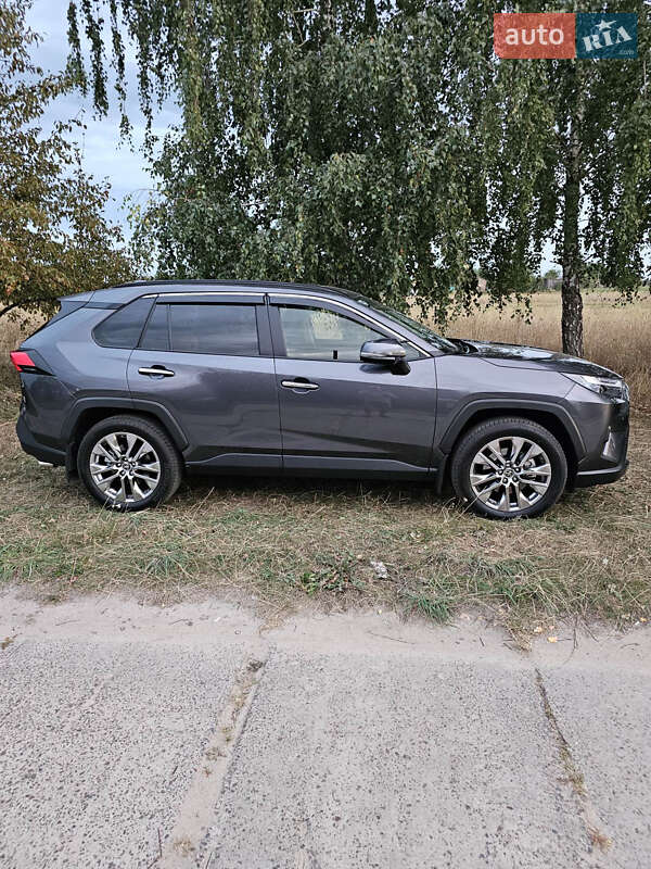 Внедорожник / Кроссовер Toyota RAV4 2023 в Киеве