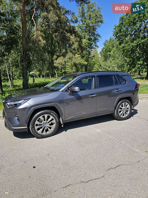 Внедорожник / Кроссовер Toyota RAV4 2023 в Киеве
