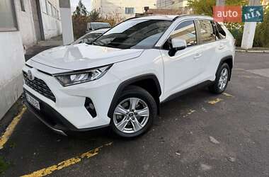 Позашляховик / Кросовер Toyota RAV4 2021 в Полтаві