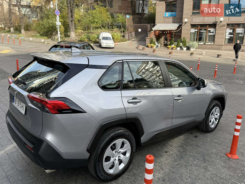 Внедорожник / Кроссовер Toyota RAV4 2019 в Киеве