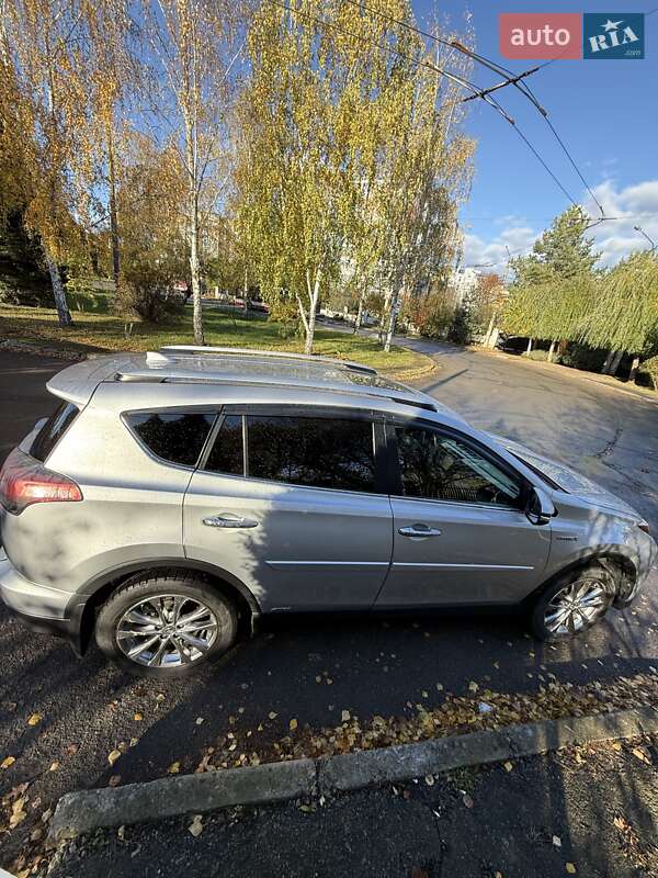 Внедорожник / Кроссовер Toyota RAV4 2016 в Ивано-Франковске