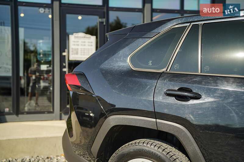 Позашляховик / Кросовер Toyota RAV4 2020 в Чернівцях фото 9 Позашляховик / Кросовер Toyota RAV4 2020 в Чернівцях