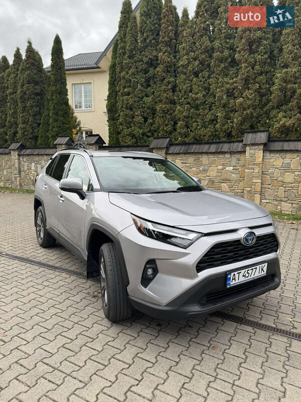 Позашляховик / Кросовер Toyota RAV4 2024 в Надвірній