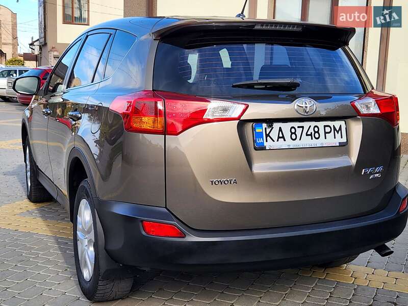 Внедорожник / Кроссовер Toyota RAV4 2015 в Виннице