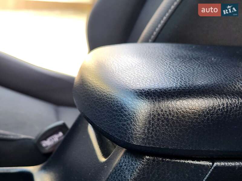 Внедорожник / Кроссовер Toyota RAV4 2015 в Виннице