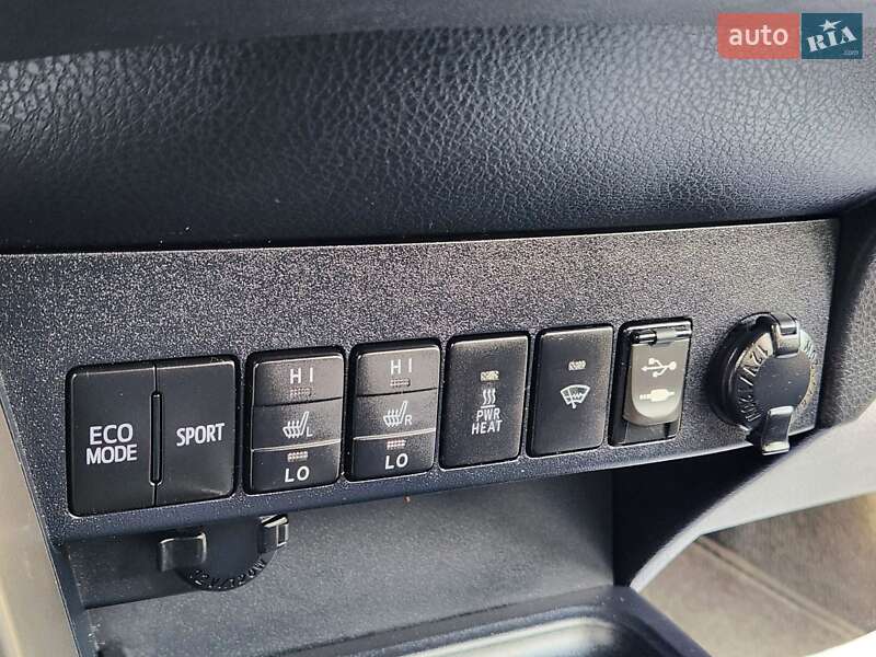 Внедорожник / Кроссовер Toyota RAV4 2015 в Виннице