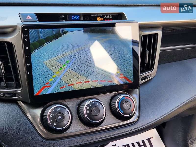 Внедорожник / Кроссовер Toyota RAV4 2015 в Виннице