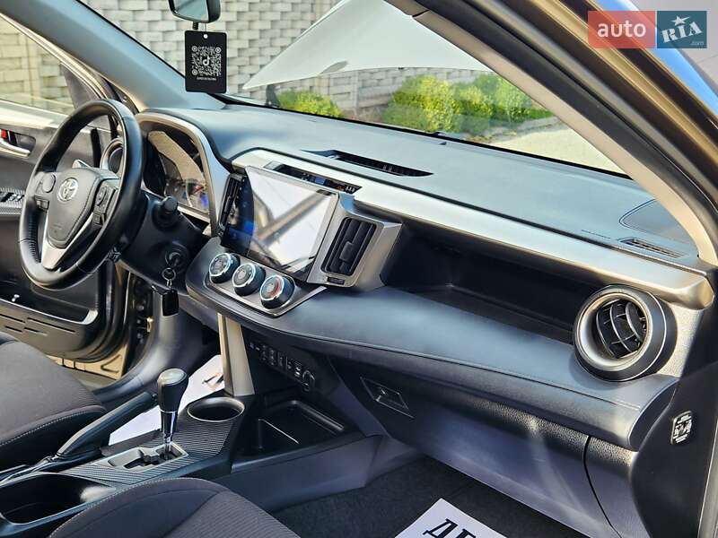 Внедорожник / Кроссовер Toyota RAV4 2015 в Виннице