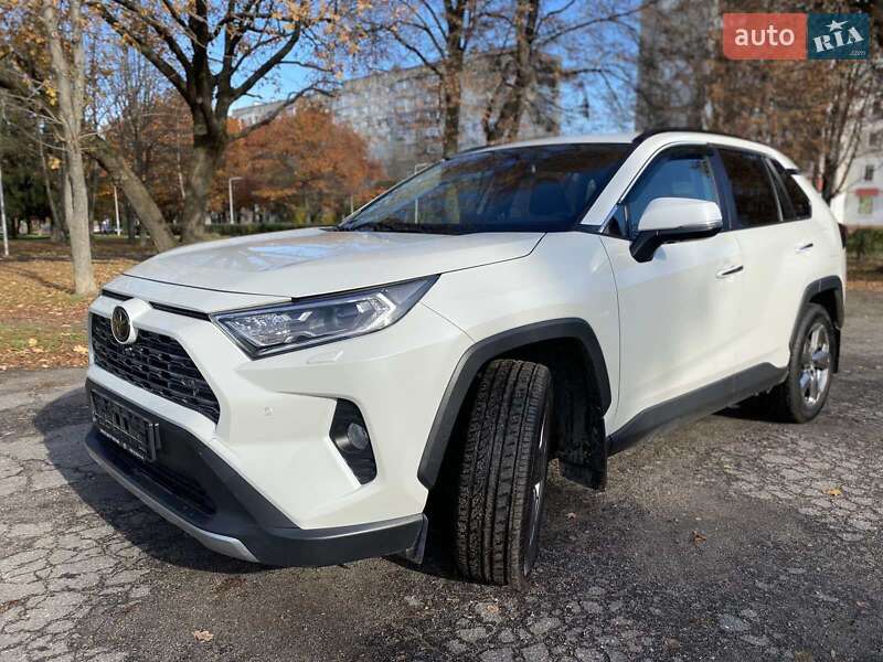 Внедорожник / Кроссовер Toyota RAV4 2019 в Полтаве фото 4 Внедорожник / Кроссовер Toyota RAV4 2019 в Полтаве