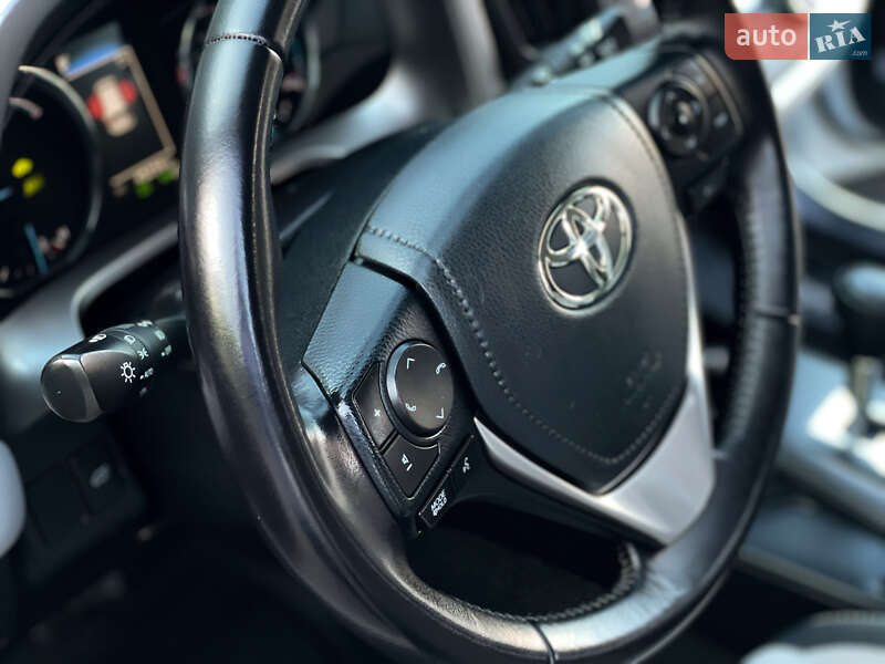 Позашляховик / Кросовер Toyota RAV4 2016 в Одесі фото 28 Позашляховик / Кросовер Toyota RAV4 2016 в Одесі