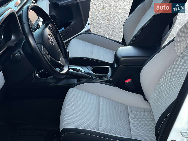 Позашляховик / Кросовер Toyota RAV4 2016 в Одесі фото 38 Позашляховик / Кросовер Toyota RAV4 2016 в Одесі