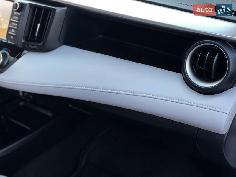 Позашляховик / Кросовер Toyota RAV4 2016 в Одесі фото 40 Позашляховик / Кросовер Toyota RAV4 2016 в Одесі