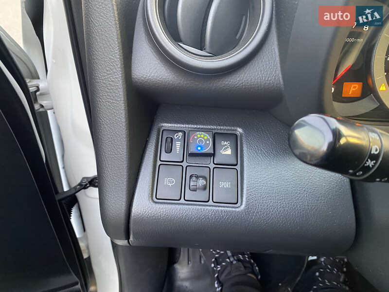 Позашляховик / Кросовер Toyota RAV4 2012 в Києві