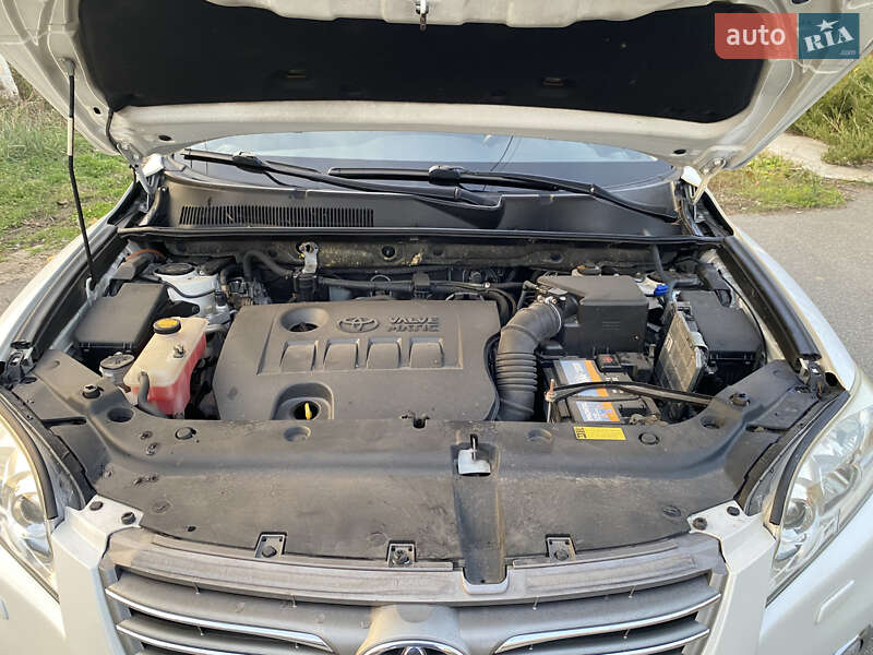 Позашляховик / Кросовер Toyota RAV4 2012 в Києві