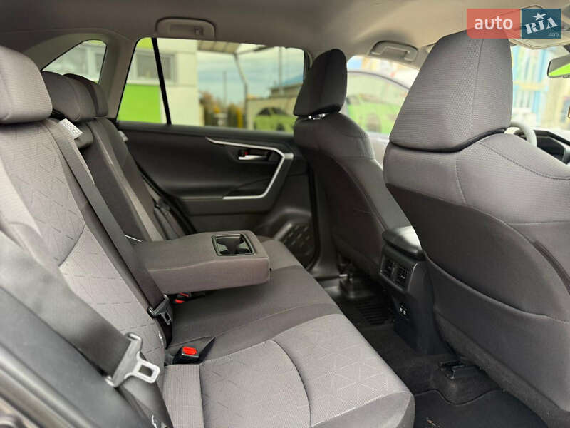 Внедорожник / Кроссовер Toyota RAV4 2020 в Хусте фото 14 Внедорожник / Кроссовер Toyota RAV4 2020 в Хусте