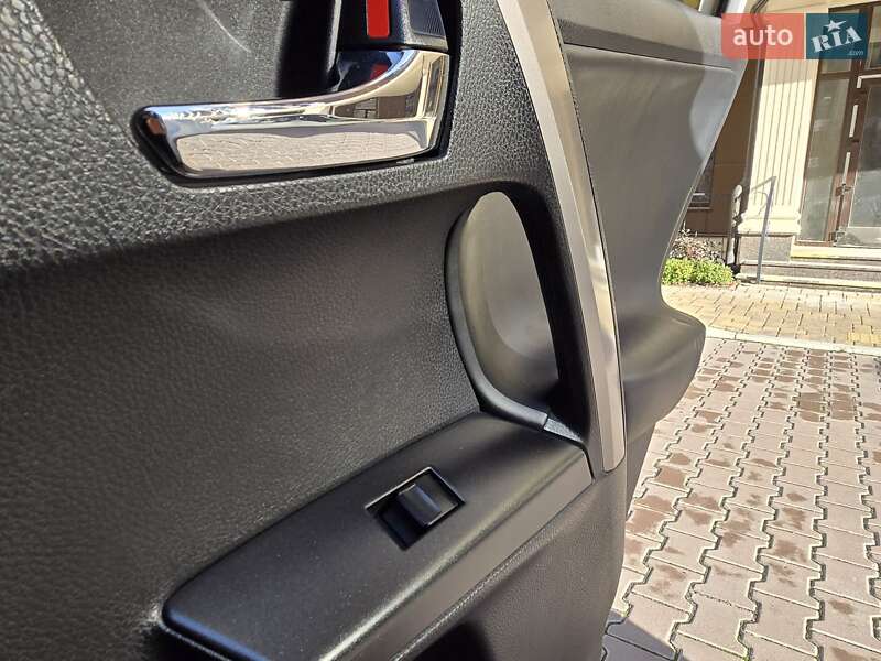 Внедорожник / Кроссовер Toyota RAV4 2017 в Киеве фото 29 Внедорожник / Кроссовер Toyota RAV4 2017 в Киеве