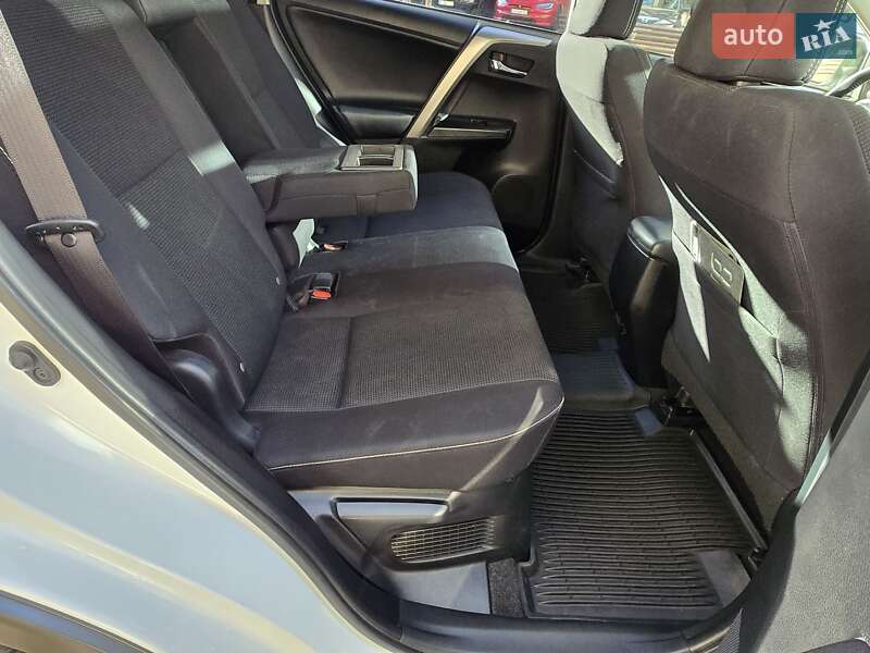 Внедорожник / Кроссовер Toyota RAV4 2017 в Киеве фото 32 Внедорожник / Кроссовер Toyota RAV4 2017 в Киеве