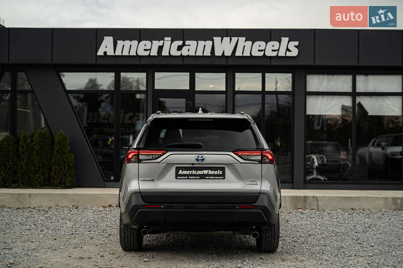 Позашляховик / Кросовер Toyota RAV4 2019 в Чернівцях