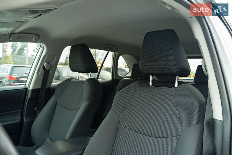 Позашляховик / Кросовер Toyota RAV4 2019 в Чернівцях