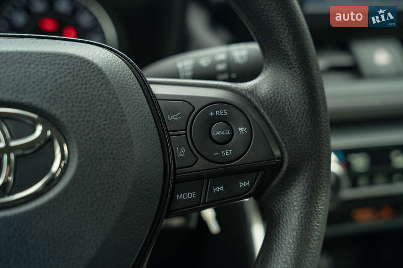 Позашляховик / Кросовер Toyota RAV4 2019 в Чернівцях