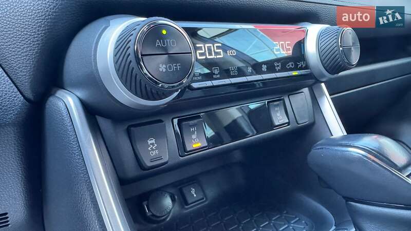 Внедорожник / Кроссовер Toyota RAV4 2019 в Ивано-Франковске