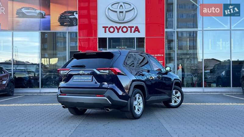 Внедорожник / Кроссовер Toyota RAV4 2019 в Ивано-Франковске