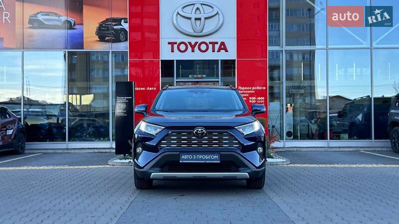 Внедорожник / Кроссовер Toyota RAV4 2019 в Ивано-Франковске