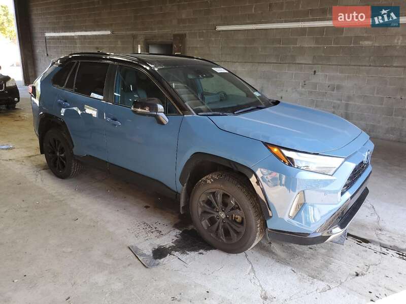 Позашляховик / Кросовер Toyota RAV4 2022 в Києві