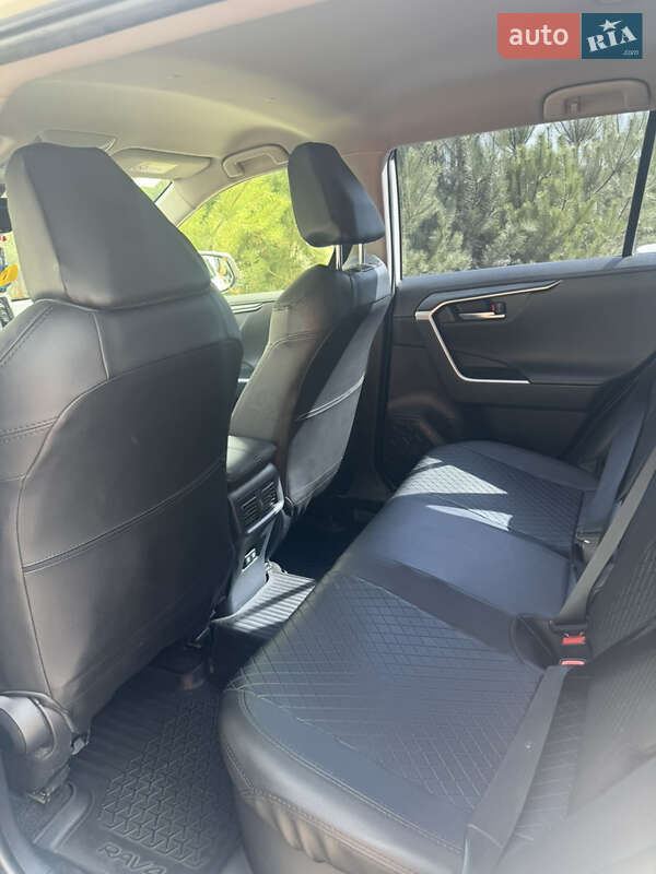 Внедорожник / Кроссовер Toyota RAV4 2018 в Киеве