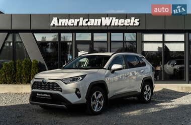 Внедорожник / Кроссовер Toyota RAV4 2020 в Черновцах