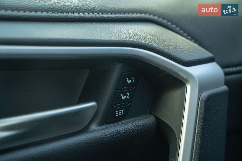 Внедорожник / Кроссовер Toyota RAV4 2020 в Черновцах фото 22 Внедорожник / Кроссовер Toyota RAV4 2020 в Черновцах