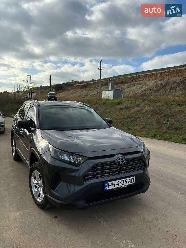 Позашляховик / Кросовер Toyota RAV4 2021 в Одесі