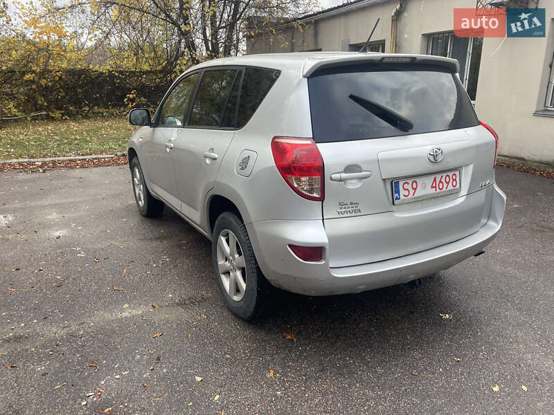 Внедорожник / Кроссовер Toyota RAV4 2008 в Киеве