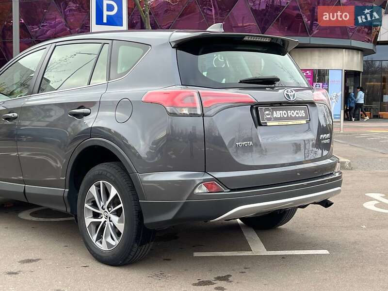 Внедорожник / Кроссовер Toyota RAV4 2016 в Киеве фото 6 Внедорожник / Кроссовер Toyota RAV4 2016 в Киеве