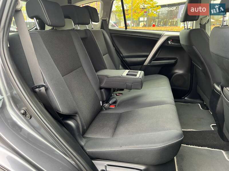 Внедорожник / Кроссовер Toyota RAV4 2016 в Киеве фото 13 Внедорожник / Кроссовер Toyota RAV4 2016 в Киеве