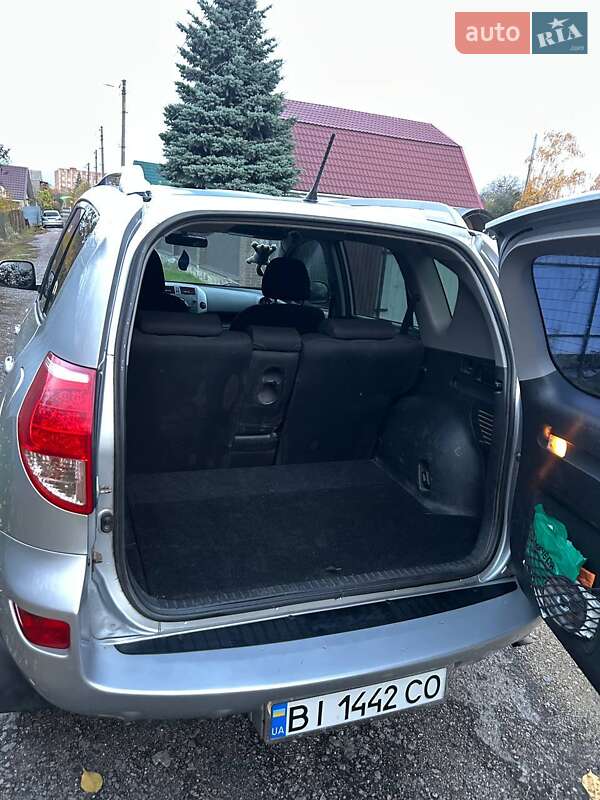 Внедорожник / Кроссовер Toyota RAV4 2007 в Полтаве