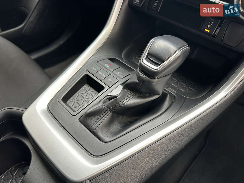 Внедорожник / Кроссовер Toyota RAV4 2019 в Черкассах фото 27 Внедорожник / Кроссовер Toyota RAV4 2019 в Черкассах