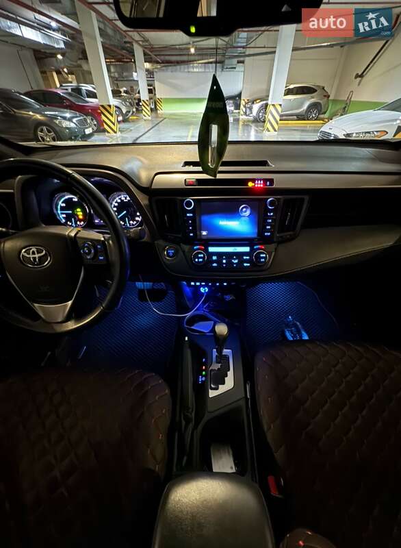 Внедорожник / Кроссовер Toyota RAV4 2018 в Вознесенске фото 12 Внедорожник / Кроссовер Toyota RAV4 2018 в Вознесенске