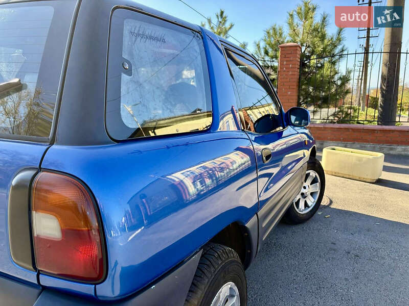 Позашляховик / Кросовер Toyota RAV4 1995 в Одесі