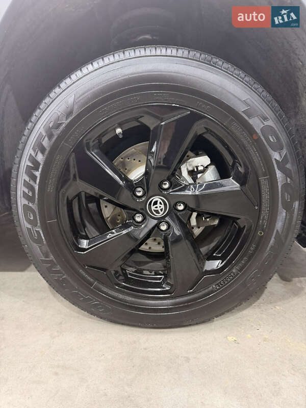 Внедорожник / Кроссовер Toyota RAV4 2019 в Днепре