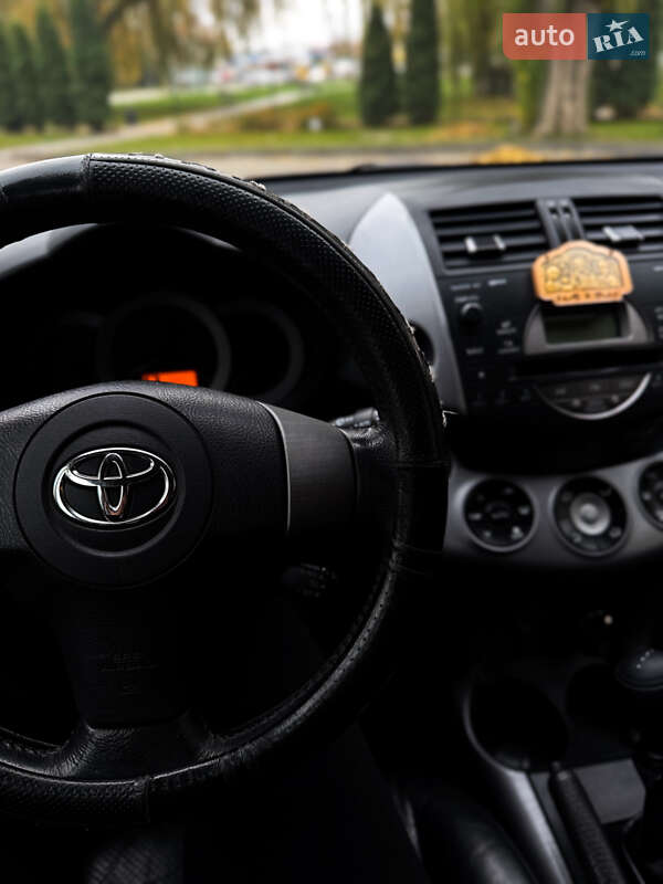 Внедорожник / Кроссовер Toyota RAV4 2006 в Каменец-Подольском
