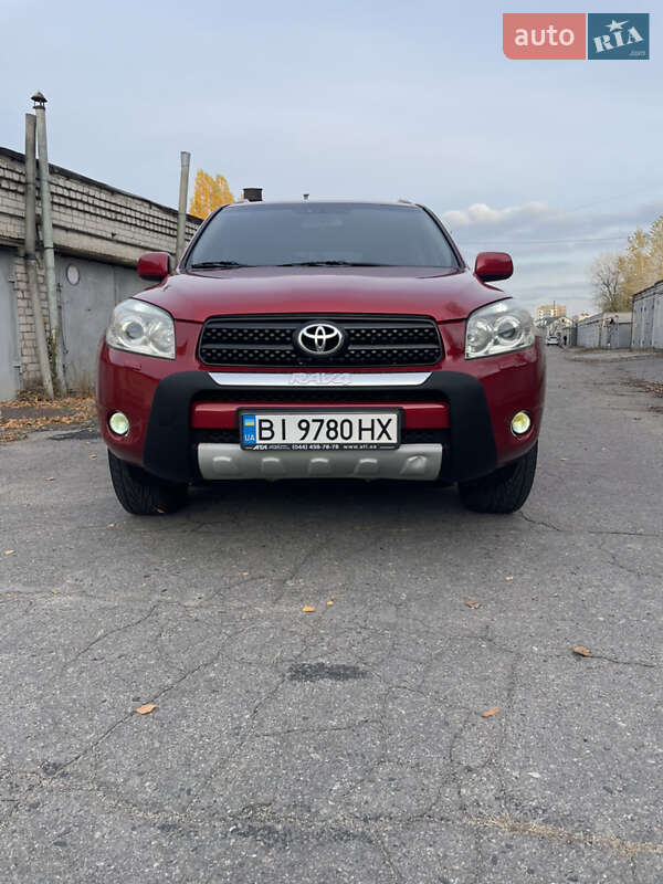 Внедорожник / Кроссовер Toyota RAV4 2006 в Кременчуге