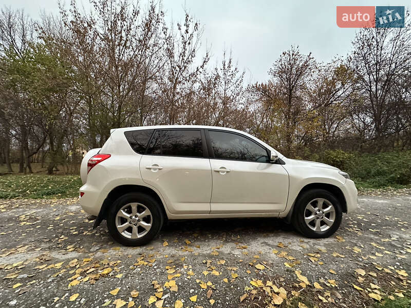 Внедорожник / Кроссовер Toyota RAV4 2010 в Днепре фото 2 Внедорожник / Кроссовер Toyota RAV4 2010 в Днепре