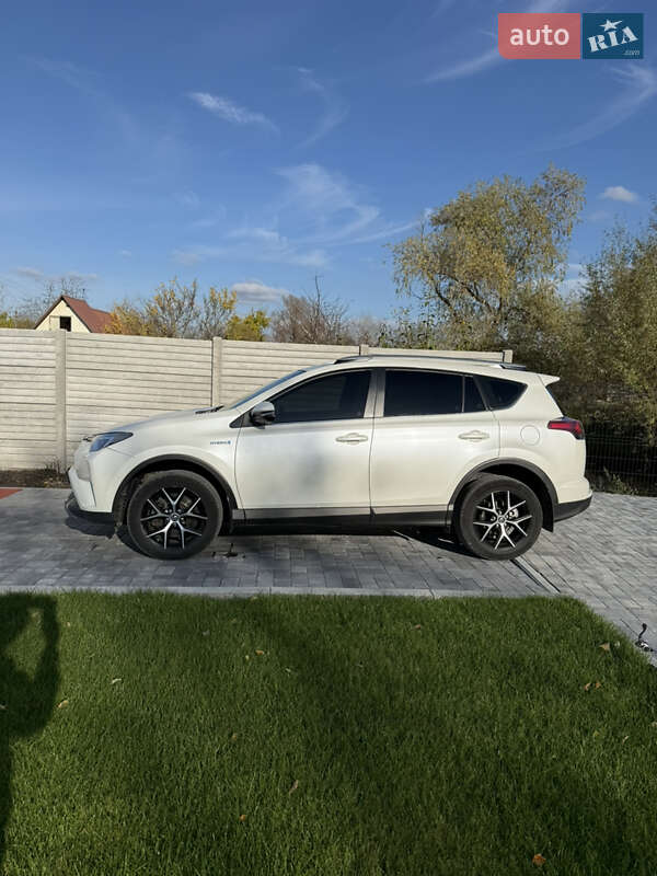 Внедорожник / Кроссовер Toyota RAV4 2017 в Кременчуге