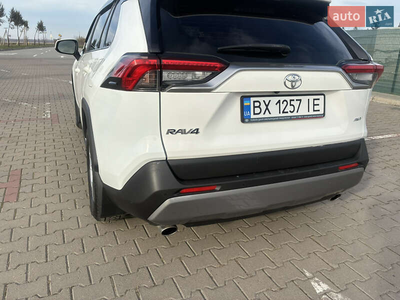 Позашляховик / Кросовер Toyota RAV4 2020 в Красилові