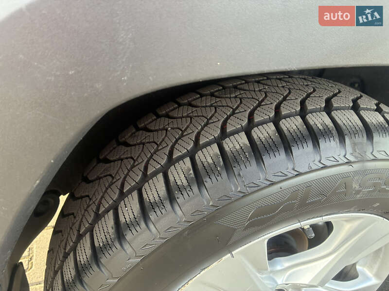 Позашляховик / Кросовер Toyota RAV4 2020 в Красилові