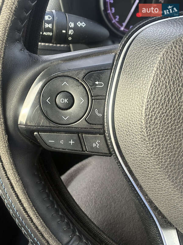 Позашляховик / Кросовер Toyota RAV4 2020 в Красилові