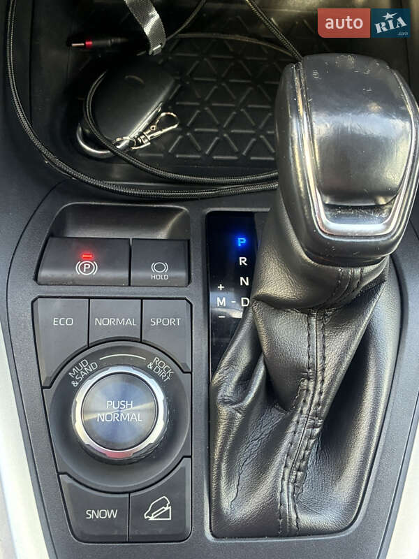 Позашляховик / Кросовер Toyota RAV4 2020 в Красилові