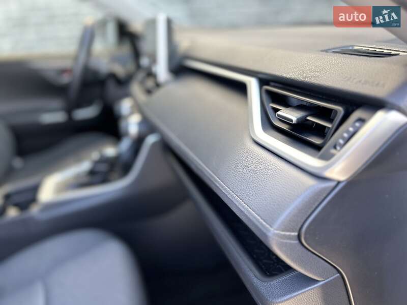 Внедорожник / Кроссовер Toyota RAV4 2019 в Киеве фото 16 Внедорожник / Кроссовер Toyota RAV4 2019 в Киеве