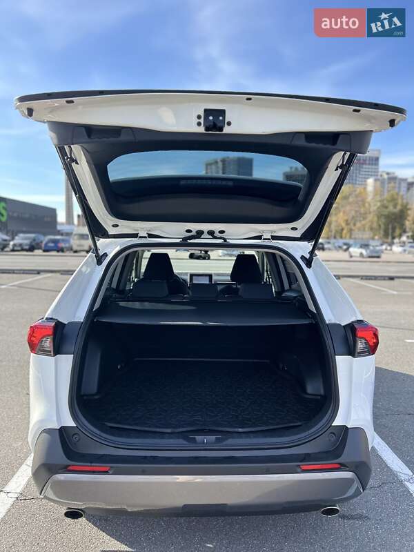 Внедорожник / Кроссовер Toyota RAV4 2019 в Киеве фото 30 Внедорожник / Кроссовер Toyota RAV4 2019 в Киеве